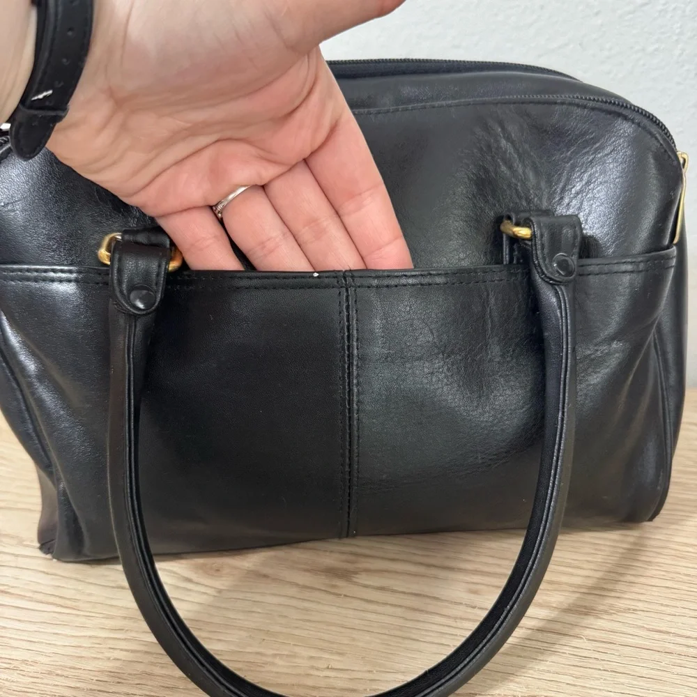 Worthington Black Leather Handbag Double‎ Handle Vintage 90s Y2K Gold Accents